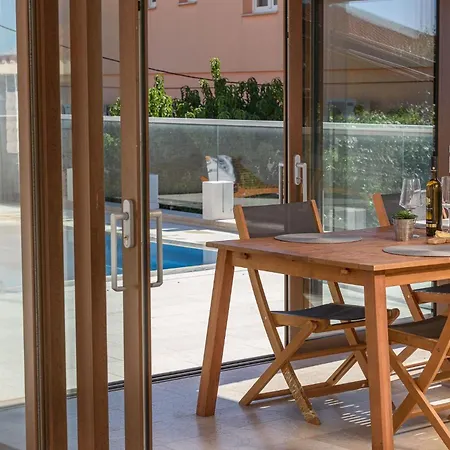 ヴィラ Denis ,seget Donji,