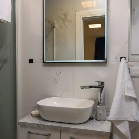 Denis ,seget Donji, トロギール